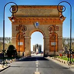 Апартаменты Centre Antigone
